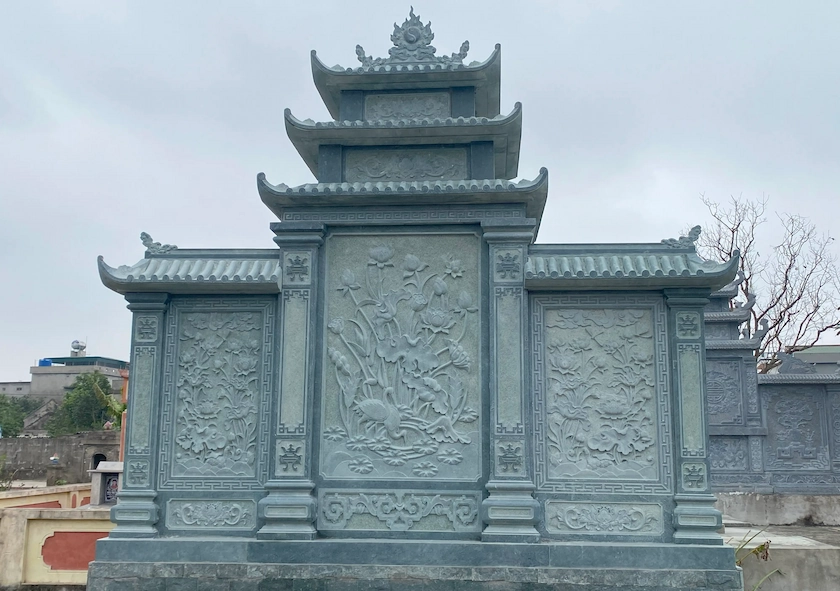 Lăng mộ đá làm từ đá xanh rêu Thanh Hóa